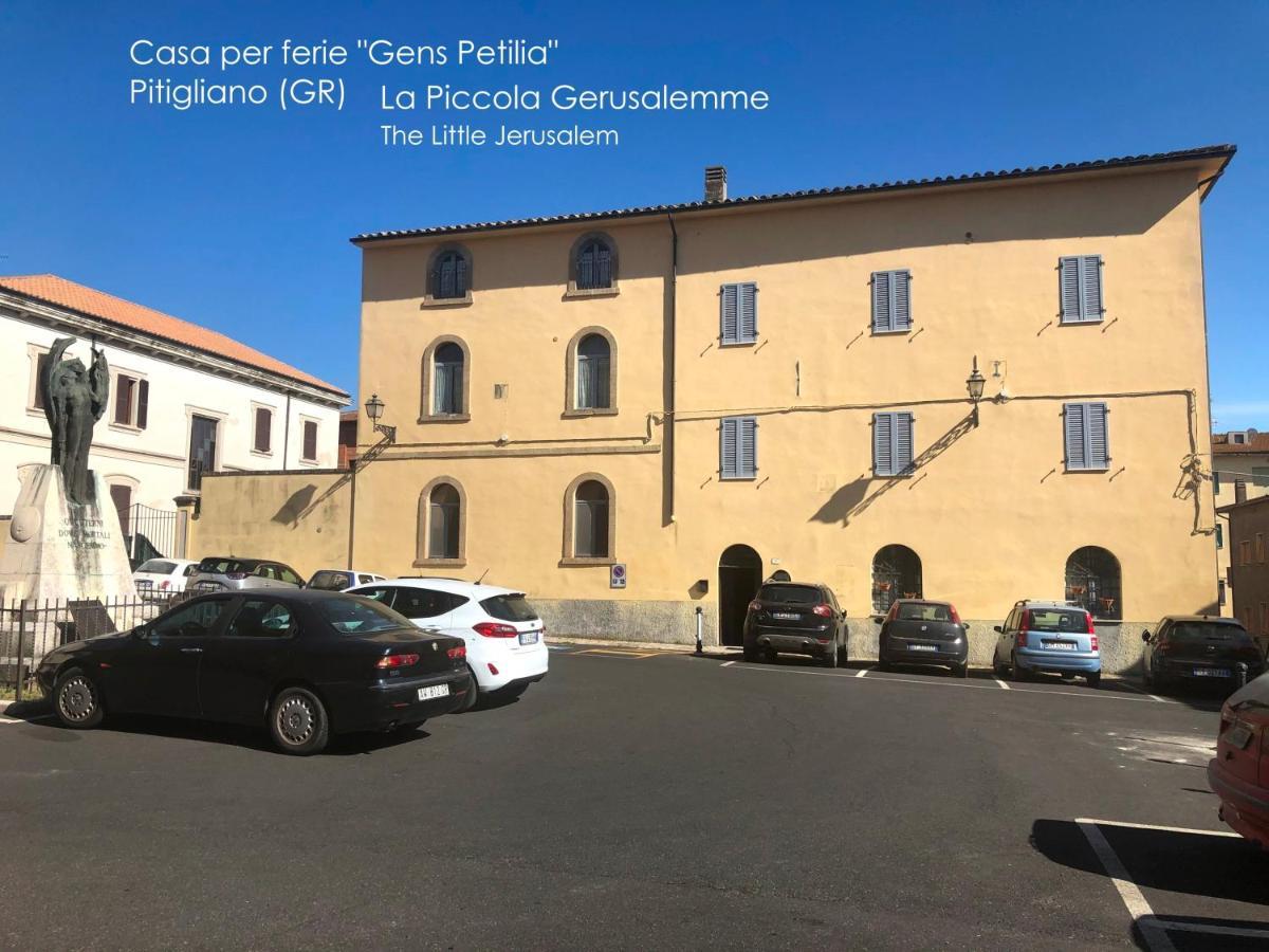 Готель Residenza Pitigliano Gens Petilia - Nuova Gestione Екстер'єр фото