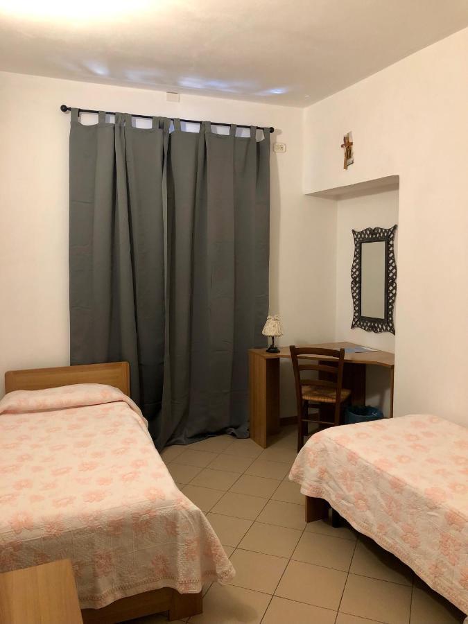 Готель Residenza Pitigliano Gens Petilia - Nuova Gestione Екстер'єр фото
